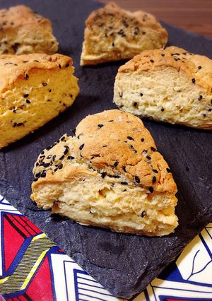 朝食に簡単♪バターセサミスコーン-レシピのメイン写真