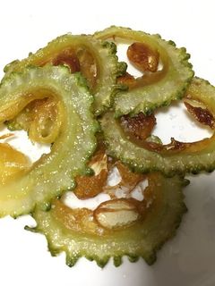 ゴーヤ種ごと素揚げ!-レシピのメイン写真