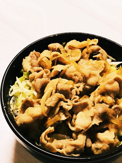 簡単!夏のさっぱりゆかり豚肉丼♡-レシピのメイン写真