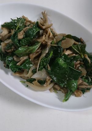 モロヘイヤのマヨ醤油炒め-レシピのメイン写真