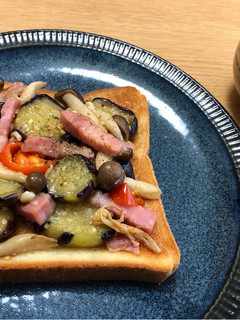 茄子のアヒージョ風トースト-レシピのメイン写真