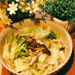 A picture of キャベツたっぷり！霜降りひらたけの蒸し煮.