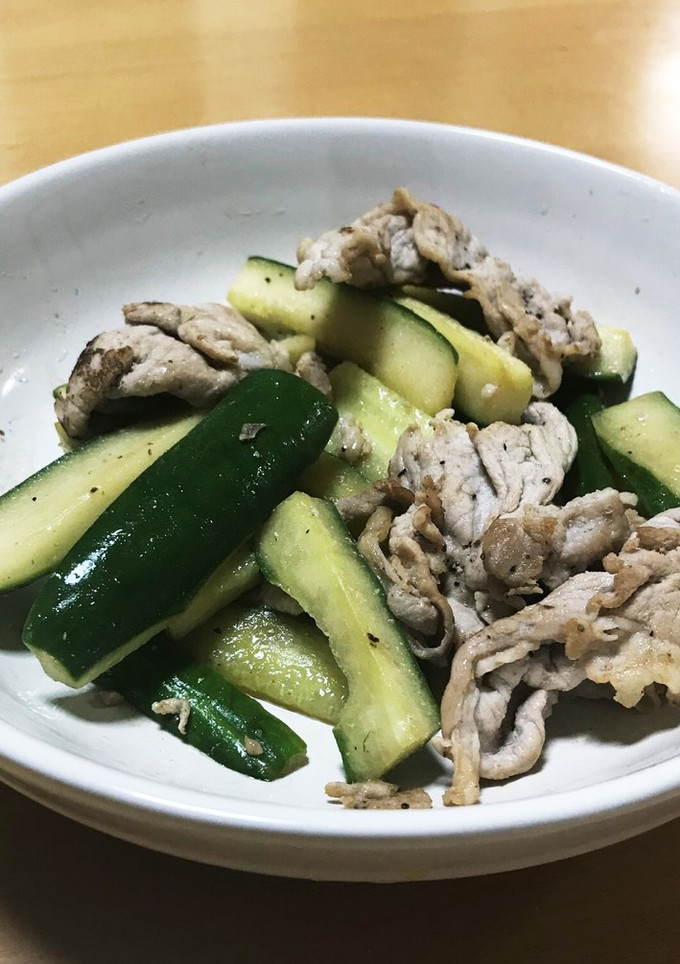 簡単♪きゅうりと豚肉のこしょう炒め♪-レシピのメイン写真