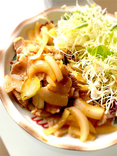 豚バラと玉ねぎだけ♫簡単生姜焼き-レシピのメイン写真