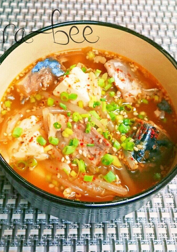 韓国風♪もやしと鯖缶の旨辛胡麻味噌スープ-レシピのメイン写真