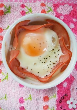 ココットで！お花みたいな目玉焼き-レシピのメイン写真