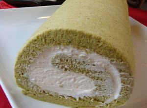 ふわふわ抹茶ロールケーキ　和三盆クリーム-レシピのメイン写真