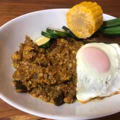 รูปของ 簡単 本格 夏野菜たっぷりのキーマカレー