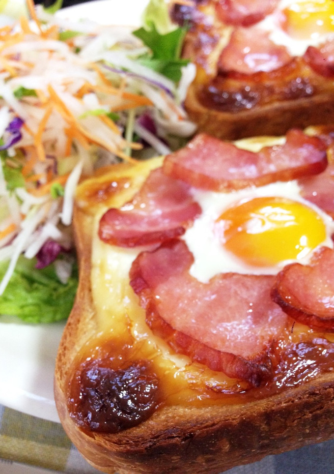 のせて焼くだけ！マヨタマトースト-レシピのメイン写真