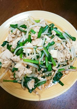 ニラもやしと豆腐鶏ひき肉の炒め物-レシピのメイン写真