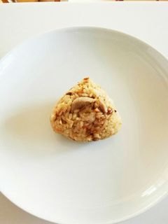 炊き込みご飯おにぎり-レシピのメイン写真