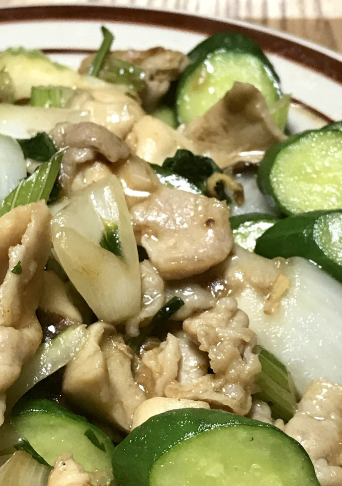 豚肉と鶏肉できゅうりとセロリの中華炒め-レシピのメイン写真