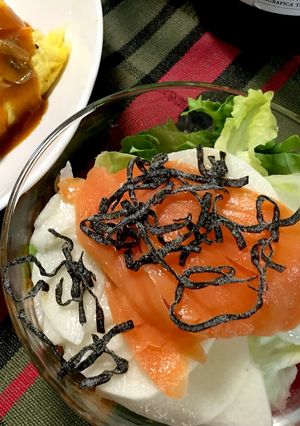 スモークサーモンと長芋と塩昆布のサラダ-レシピのメイン写真