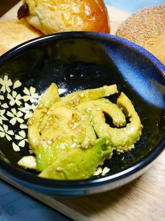 簡単!アボカドのゴマ和え-レシピのメイン写真