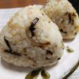 風味豊かな みょうがと塩こんぶのおにぎり