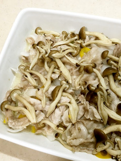 豚バラ肉とホワイトオニオンのレンチン蒸し-レシピのメイン写真