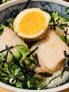 シンプル●豚角煮丼&玉子添え-レシピのメイン写真