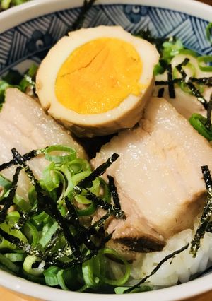 シンプル●豚角煮丼＆玉子添え-レシピのメイン写真