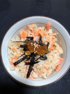 鮭の炊き込みご飯でひつまぶし❓-レシピのメイン写真