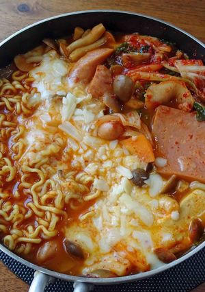 チーズプデチゲ鍋-レシピのメイン写真