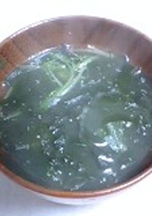 みず菜と増えるわかめの簡単スープ-レシピのメイン写真