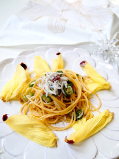 簡単夏レシピ♫花オクラとしらすの和パスタ-レシピのメイン写真