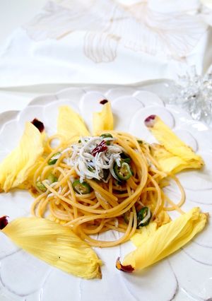 簡単夏レシピ♫花オクラとしらすの和パスタ-レシピのメイン写真