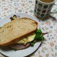 朝食に!全粒粉パンのサンドイッチ