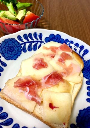 チーズとろける♪桃&生ハムトースト-レシピのメイン写真