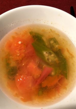 簡単★トマトとオクラだけのコンソメスープ-レシピのメイン写真