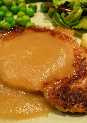 アップルソースでポークソテー春野菜添え-レシピのメイン写真