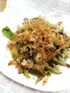 ナス胡瓜ピーマン麺つゆマヨ炒め鰹節のせ-レシピのメイン写真