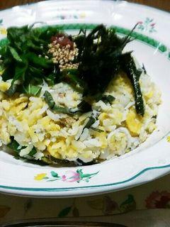 夏の炒飯(^q^)梅干と大葉とシラスで!-レシピのメイン写真