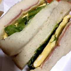 รูปของ とろ～りチーズのボリュームサンドイッチ