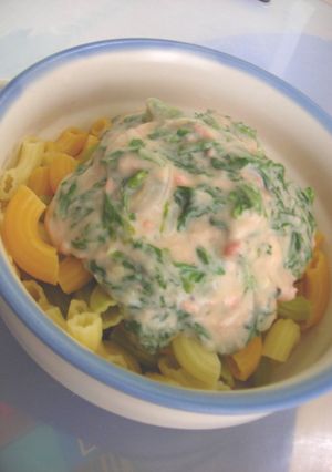 鮭フレークとほうれん草のクリームパスタ-レシピのメイン写真