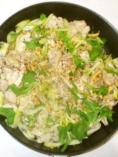 簡単ナンプラー野菜炒め♪クルミ鶏肉セロリ-レシピのメイン写真