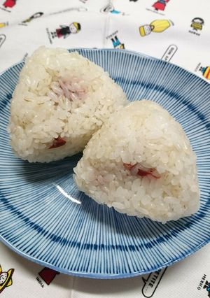 斬新！米粒むぎのおにぎり-レシピのメイン写真