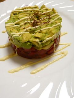 セルクルでマグロとアヴォカドのタルタル by ネヴィちゃん