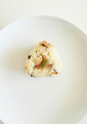 山菜御飯のおにぎり-レシピのメイン写真