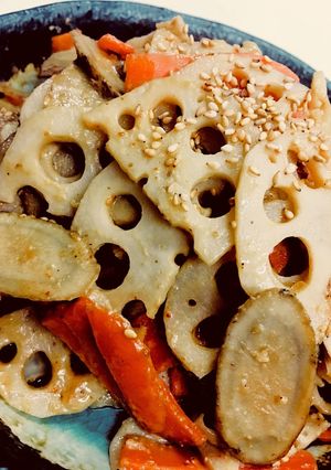 皮も食べよう☆ゴボウと蓮根のゴマきんぴら-レシピのメイン写真