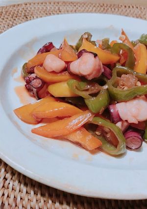 タコ甘唐辛子とパプリカのうめ酢炒め-レシピのメイン写真