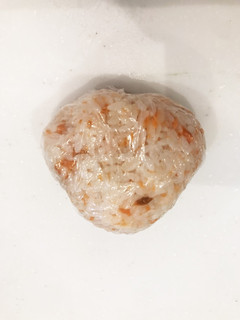 超絶簡単!週末朝のシャケおにぎり-レシピのメイン写真