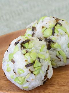 【離乳食完了期】枝豆こんぶおにぎり-レシピのメイン写真