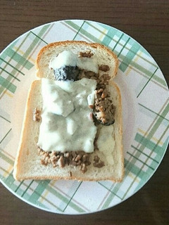 なすと鶏そぼろトースト-レシピのメイン写真