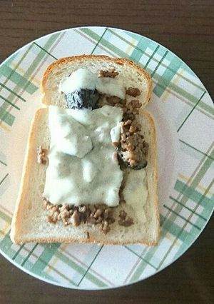 なすと鶏そぼろトースト-レシピのメイン写真