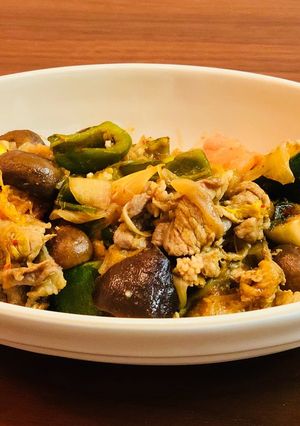簡単!野菜炒め ~豚肉とキムチを添えて~-レシピのメイン写真