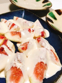 イチジクの胡麻クリーム掛け-レシピのメイン写真
