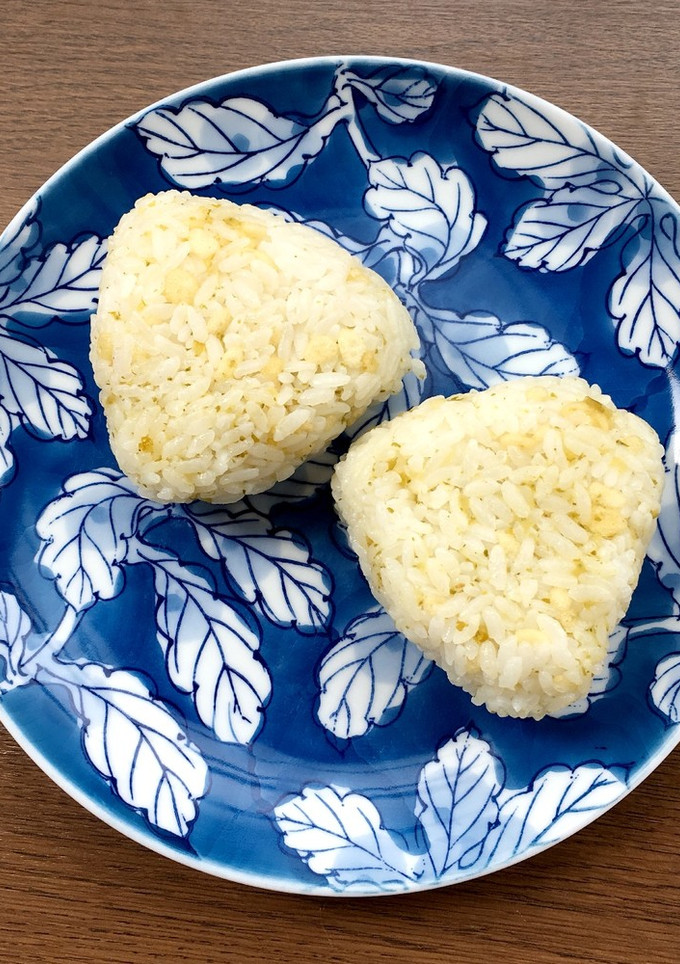 爽やかピリ辛、柚子胡椒＆揚げ玉のおにぎり-レシピのメイン写真