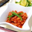 トマト缶で鯨スジポンの冷製煮