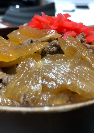 材料は鍋に入れるだけ!超簡単牛丼レシピ!-レシピのメイン写真